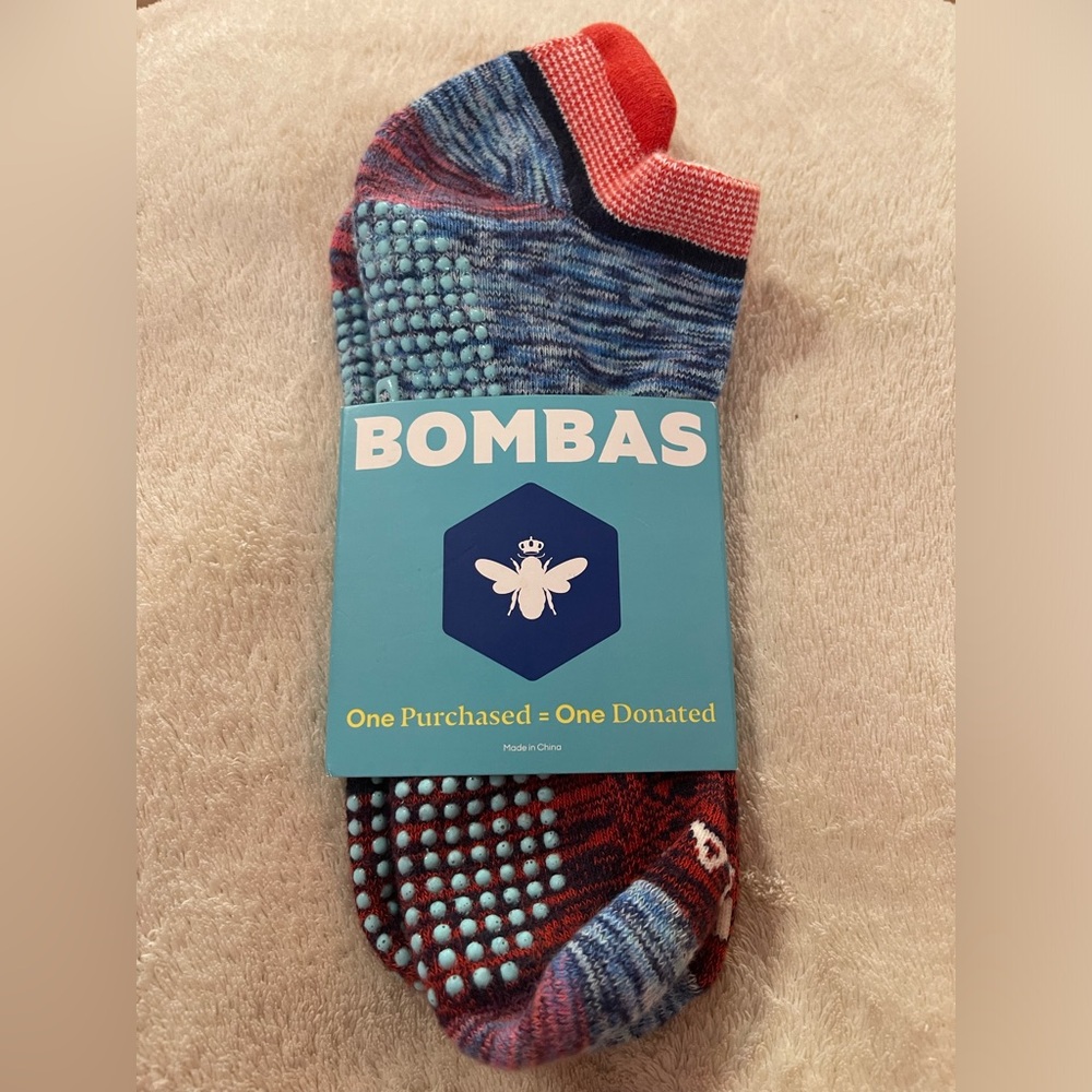 BOMBAS Men's Multicolor Gripper Ankle Socks NWT and package